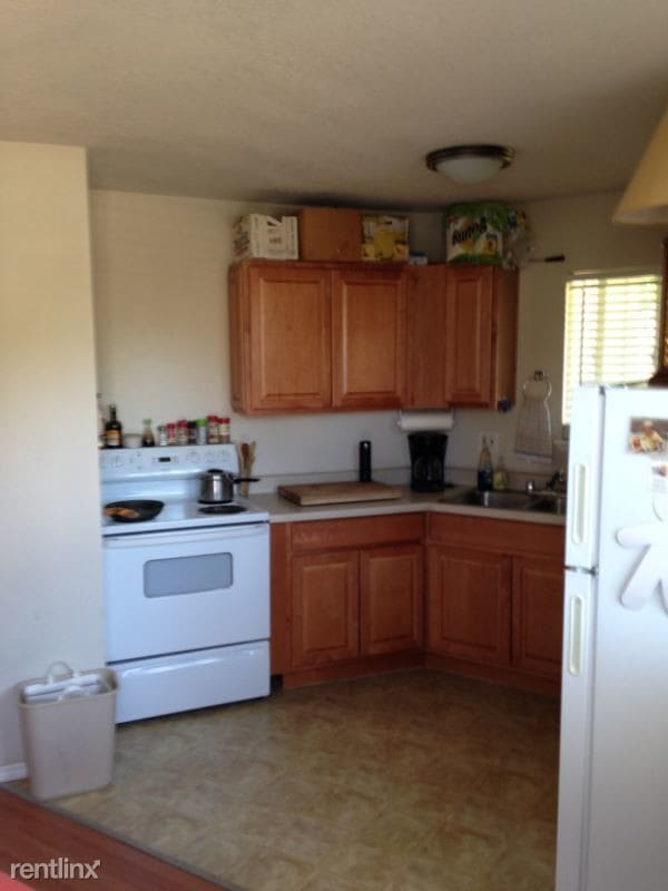 Building Photo - 1 br, 1 bath Apartment - 15570 Gardenia Way