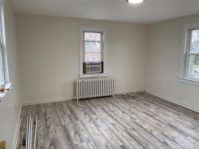 Building Photo - 370 Stewart Ave