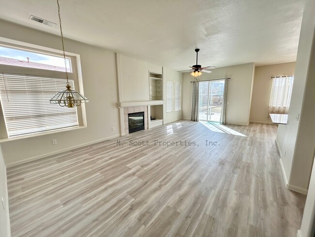 Building Photo - 221 Bobcat Dr