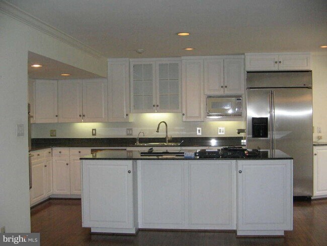 Foto del edificio - 6617 Madison McLean Dr