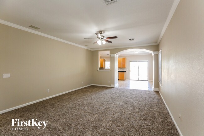 Building Photo - 1118 E Gwen St