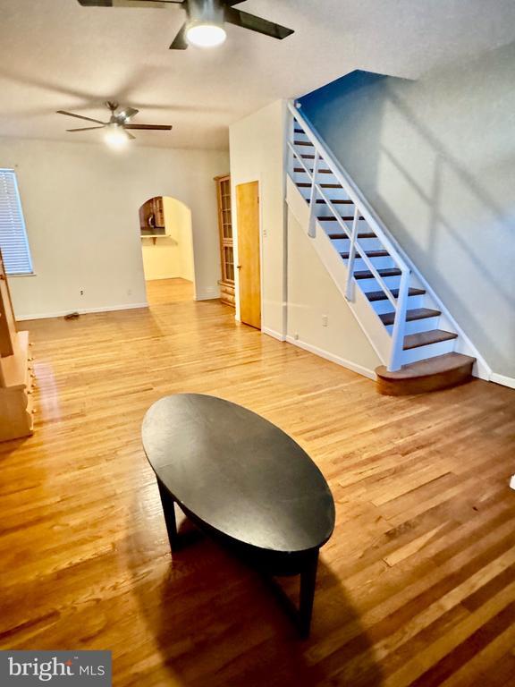 Primary Photo - 2353 E Allegheny Ave