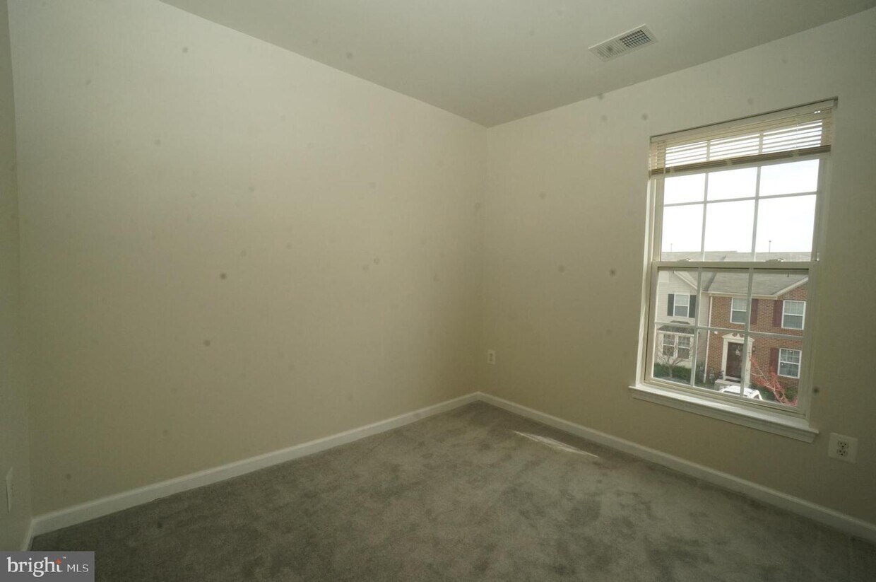 Foto principal - 7053 Oak Grove Way