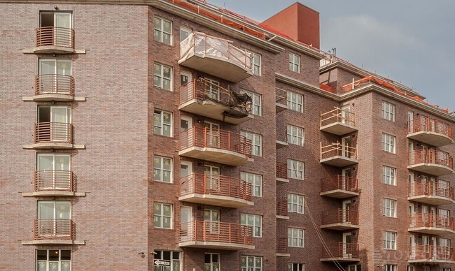 Foto del edificio - 106 Remsen Ave