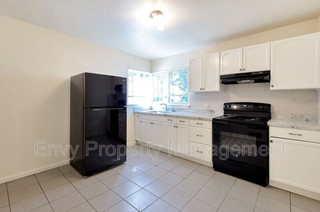 Building Photo - 937 24th St