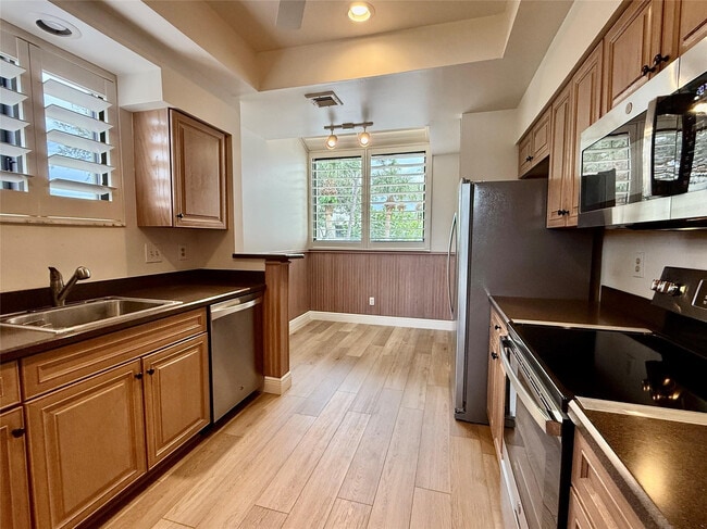 Building Photo - 302 Sea Oats Dr