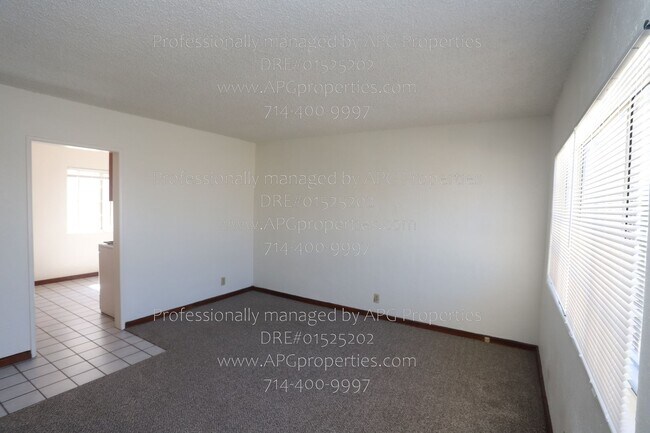 Foto del edificio - 830 E Anaheim St
