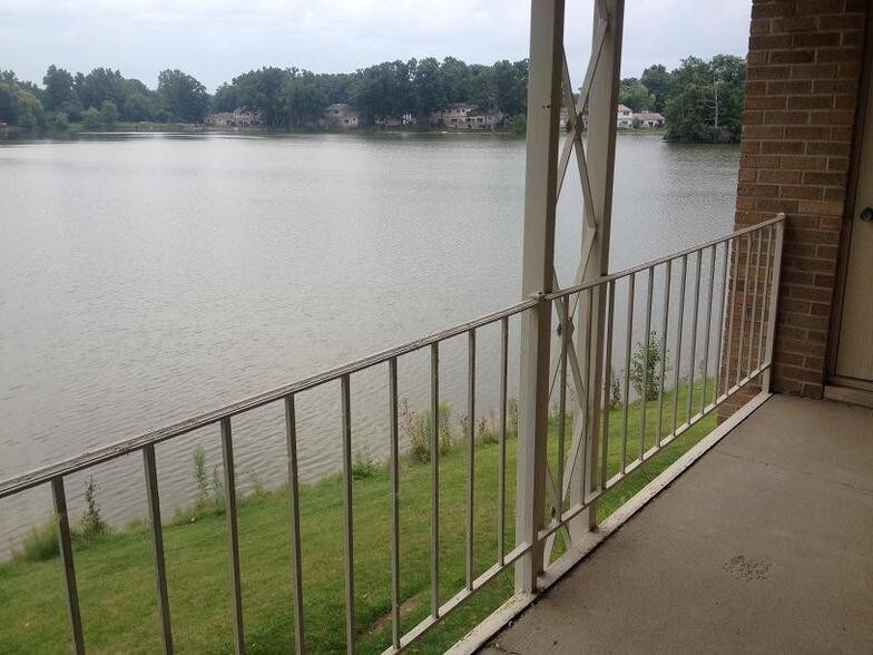 5915 Bois Ile Dr, Meridian charter Township, MI 48840 Apartments in