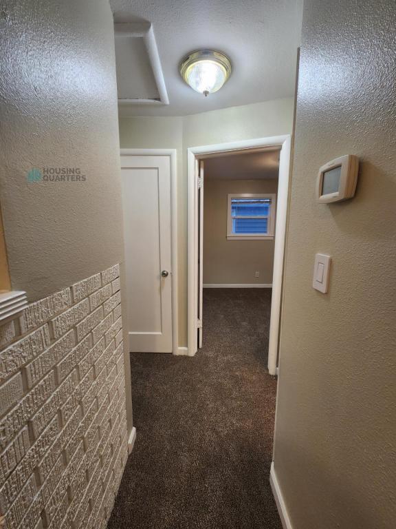 Building Photo - 1615 E Bismark Ave