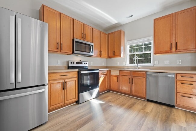 Building Photo - Renovated Split-Level Home in Hope Valley Farms