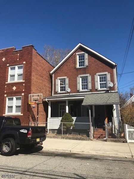 Primary Photo - 214 4th St