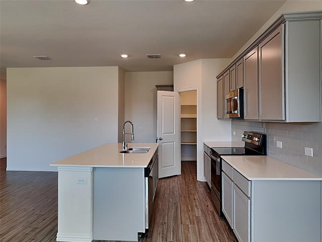 Building Photo - 4925 Woodloch Dr