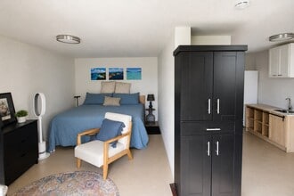 Building Photo - 1202 Bayou Shore Dr