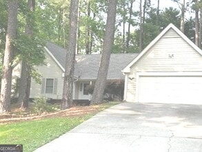 Building Photo - 102 Whisper Trce