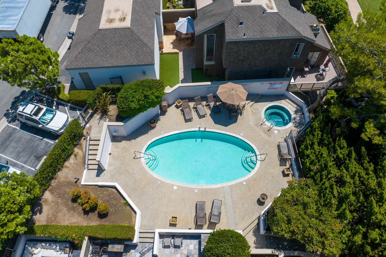 Primary Photo - 64 Sea Island Dr