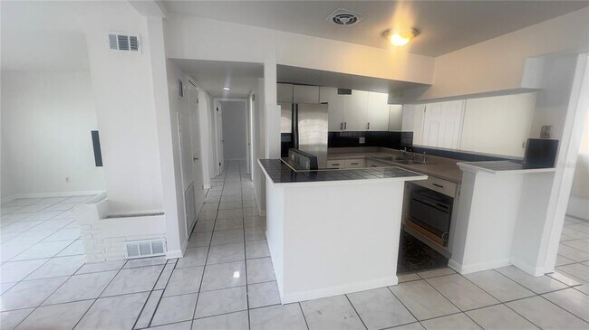 Foto del edificio - 110 14th Ave SW