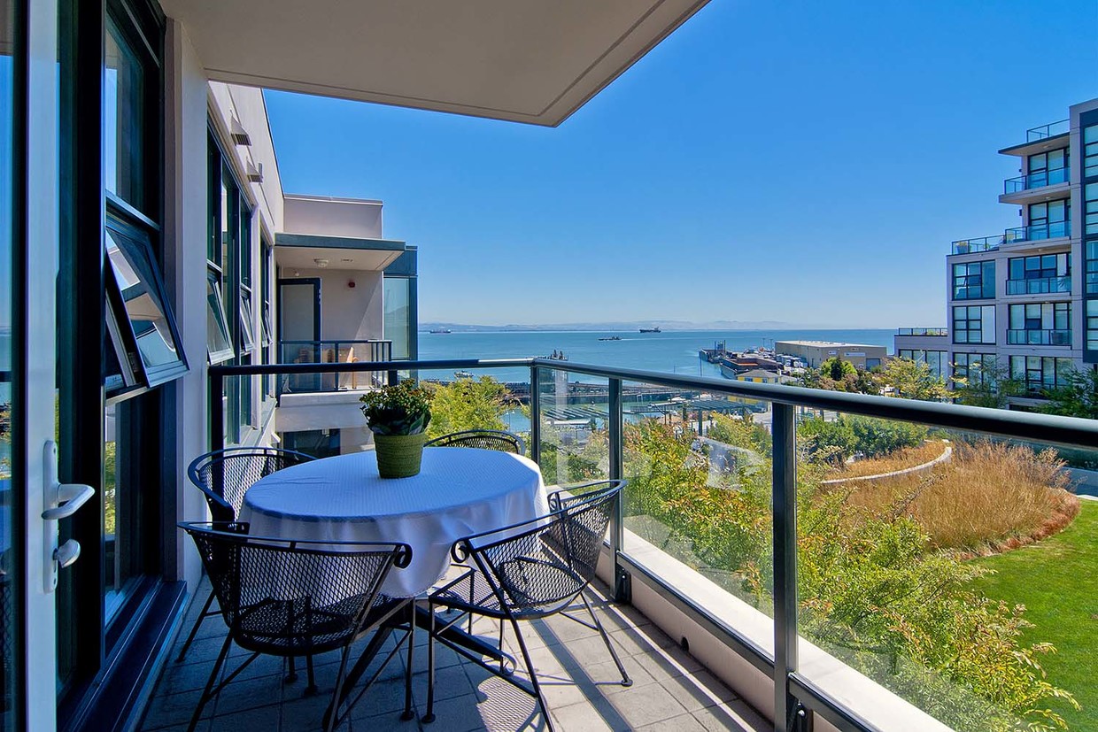 Foto principal - Spacious Condo at the Radiance