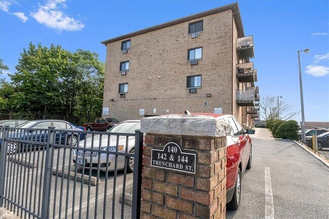 Foto del edificio - 144 Trenchard St