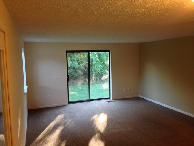 Building Photo - 313 Willowbrooke Dr