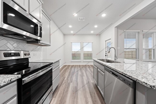 Foto del edificio - 2808 Fox River Dr