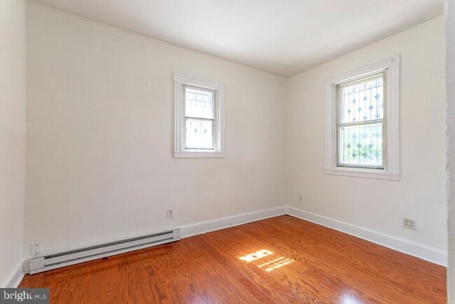 Building Photo - 3512 Lancaster Ave