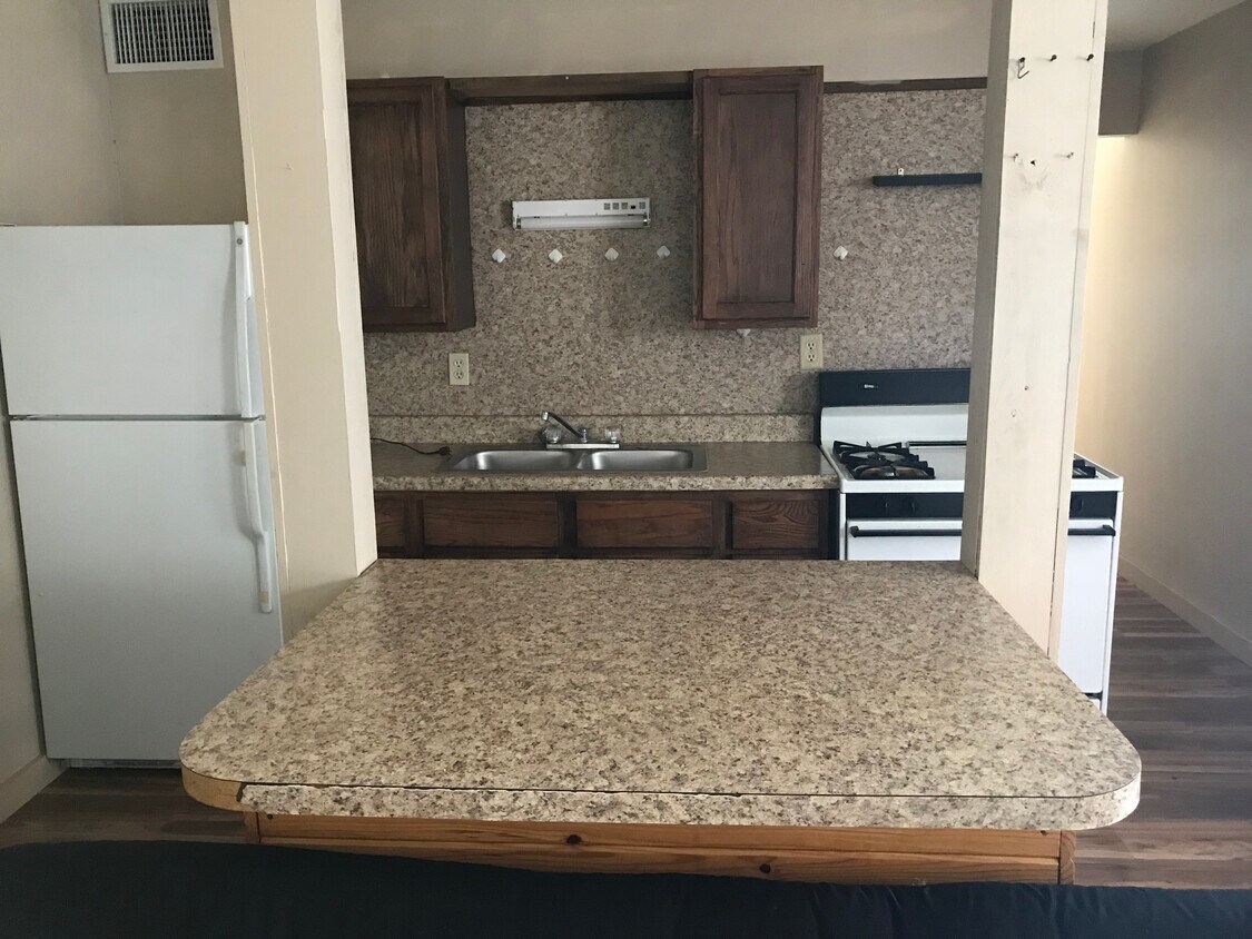 kitchen - 611 NE Highway 66
