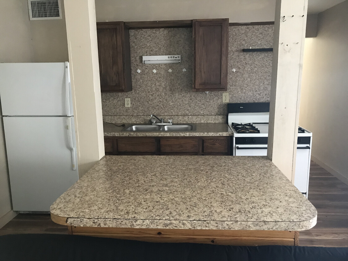 kitchen - 611 NE Highway 66