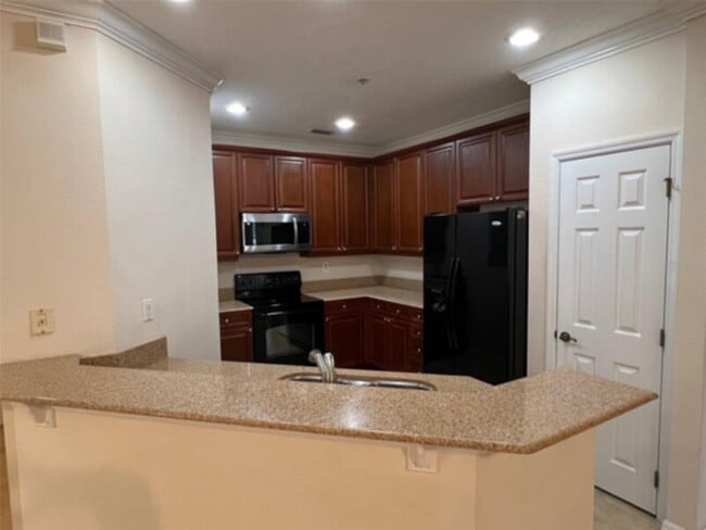 Building Photo - Beautiful 2 Bedroom Condo in Windermere