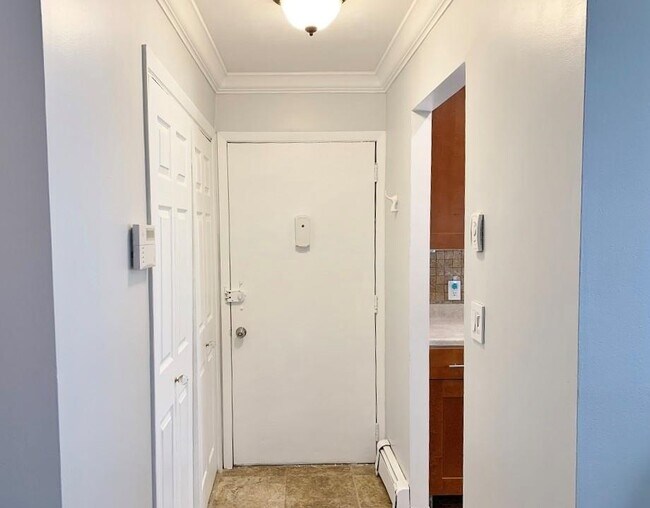 Entry of unit - 6 Granada Cres