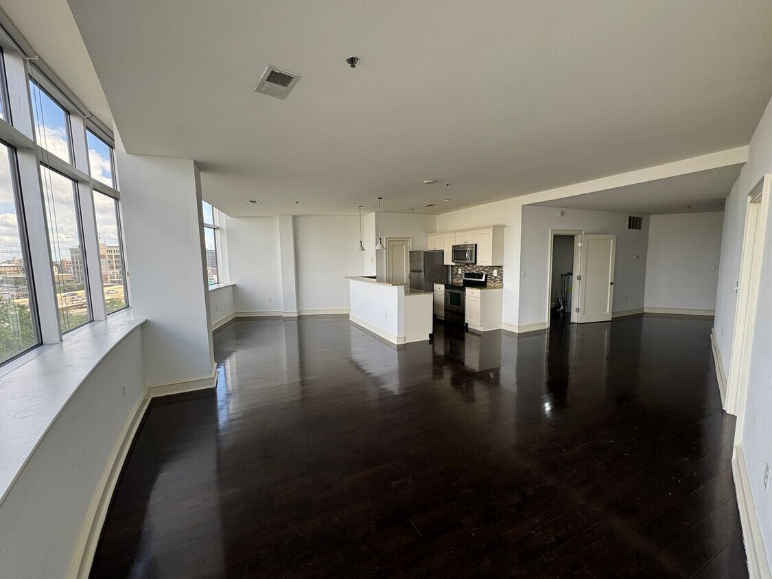Large 1-bed 1-bath Condo at Metro Club - Large 1-bed 1-bath Condo at Metro Club