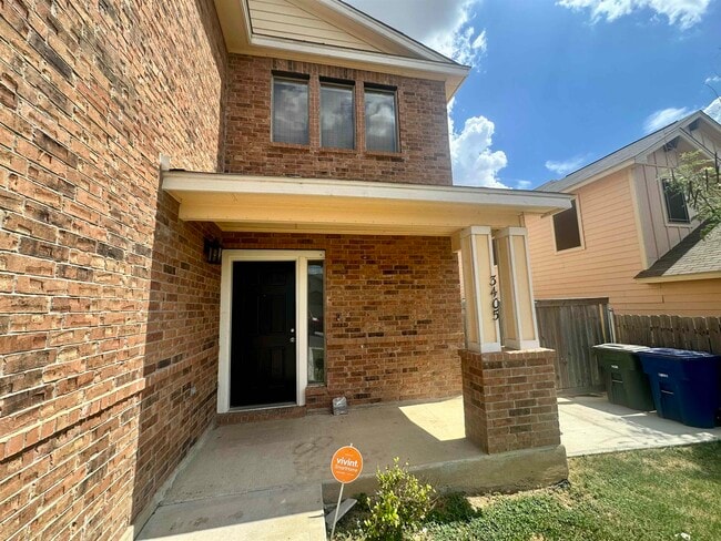 Building Photo - 3405 Cuatro Vientos Dr