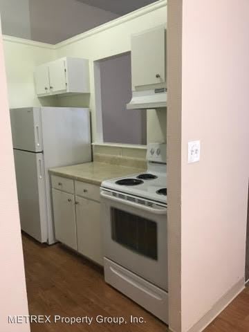 Building Photo - 420 S Depew St