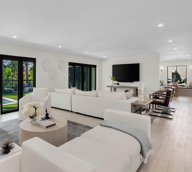 Building Photo - CORAL GABLES