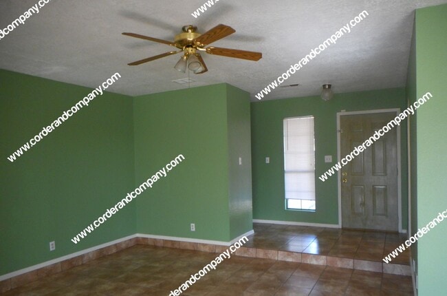 Building Photo - Nice 3 Bedrooms, 1 3/4 Bathroom, 2 Car Gar...
