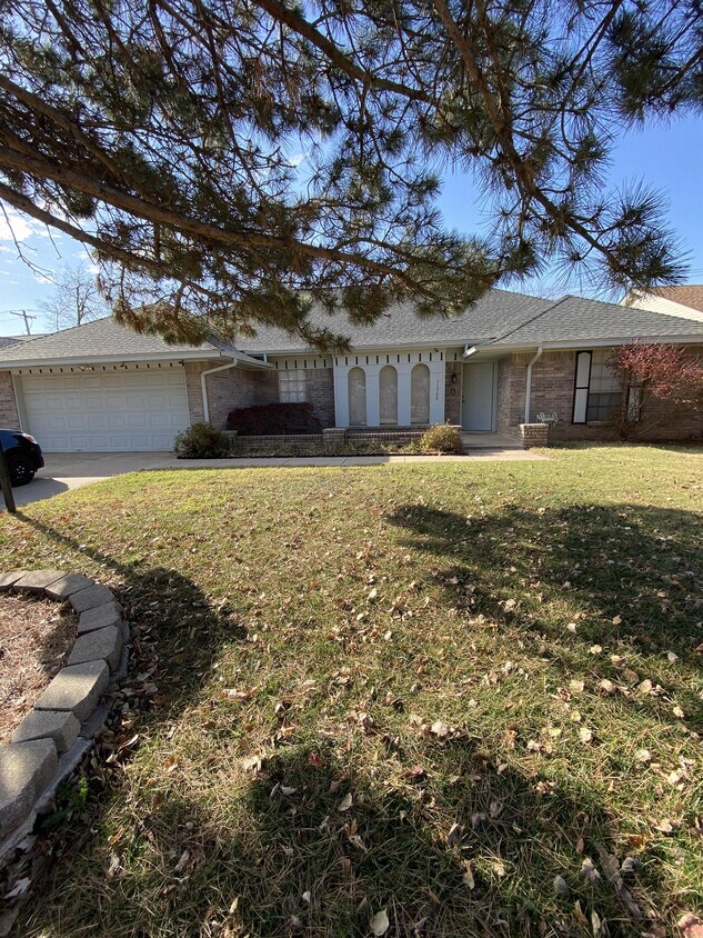Primary Photo - 11709 Sylvester Dr