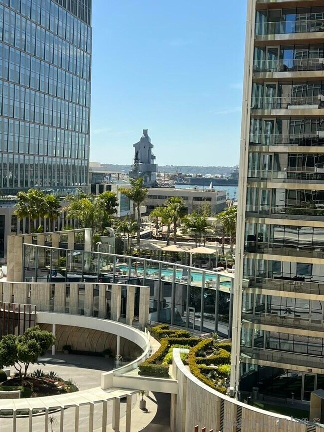 Foto del edificio - 700 W E St