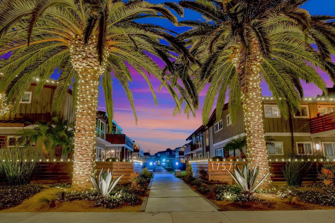 Palm View Village Apartments in Torrance, CA