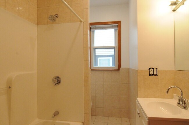 Foto del edificio - 5 Orient Ave