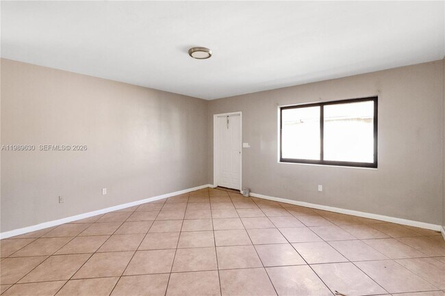 Foto del edificio - 98 NE 71st St