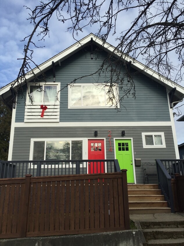 Foto principal - 2714 S King St