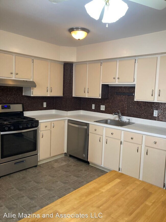 Building Photo - 3 br, 3.5 bath House - 663 Allison Dr