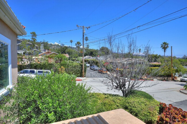 Building Photo - 535 De La Vista Ave
