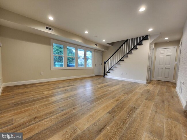 Building Photo - 85 Wildflower Rd
