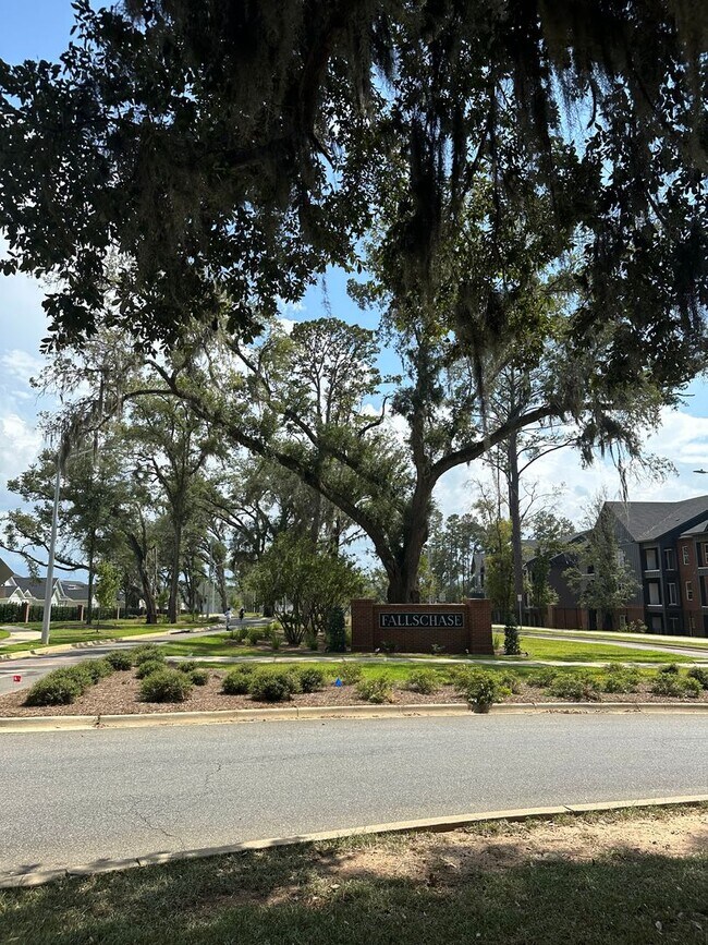 Building Photo - Gorgeous New Contruction 3 Bedroom 2 Bath ...