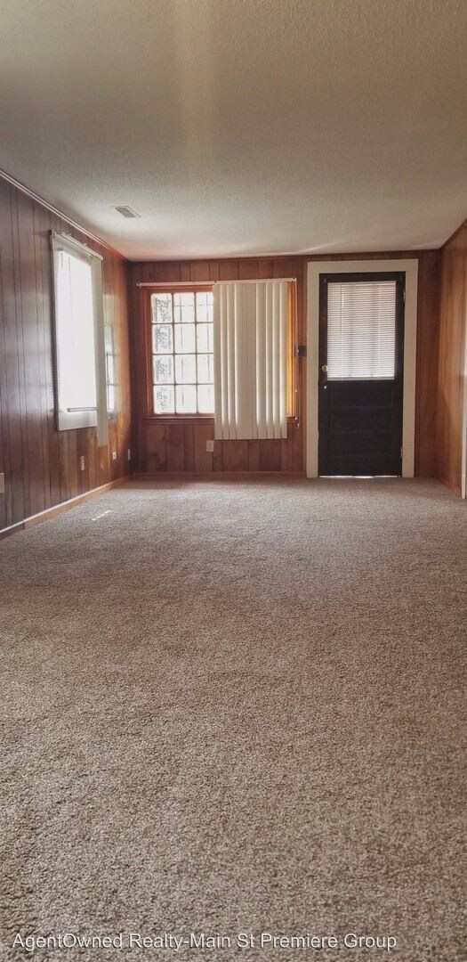 Building Photo - 3 br, 1 bath House - 2226 Easton Street