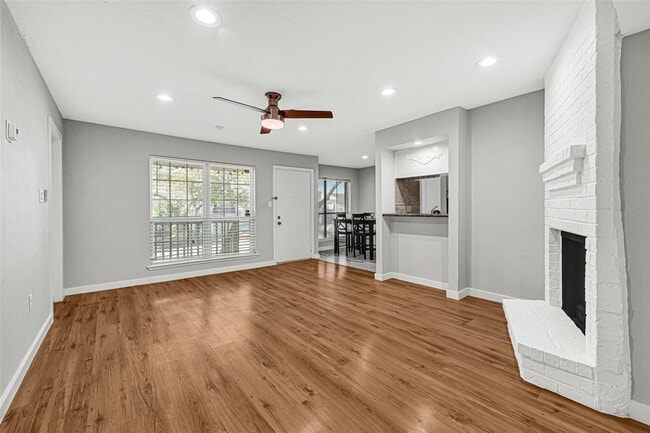 Building Photo - 250 El Dorado Blvd