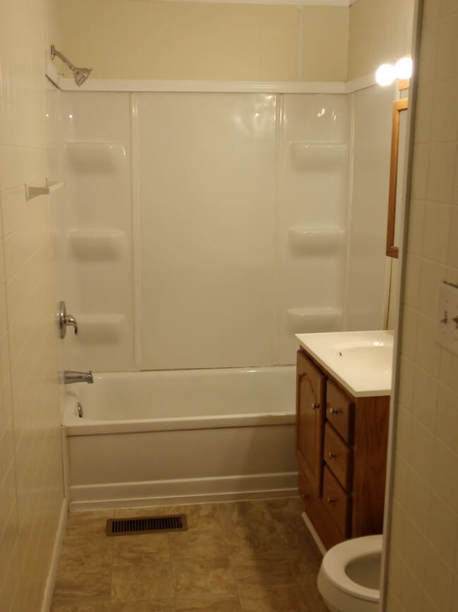 Building Photo - 625 Buckeye St