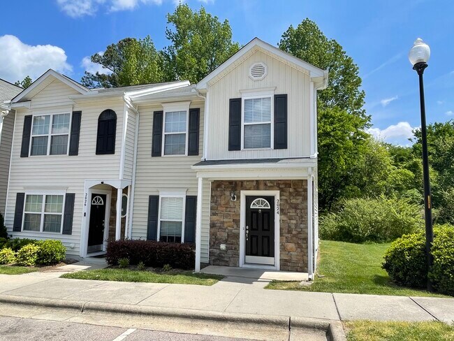 Foto del edificio - 2024 Grassy Banks Dr