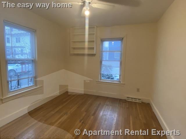 Primary Photo - 3 bed 15 min walk Harvard - Hardwood - yard