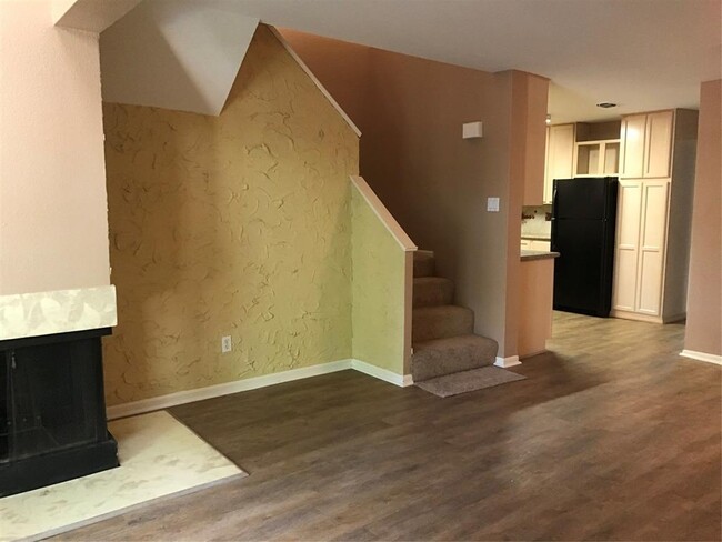 Building Photo - 16800 Sugar Pine Dr